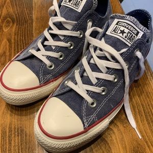 Ladies size 6 1/2 converse like new